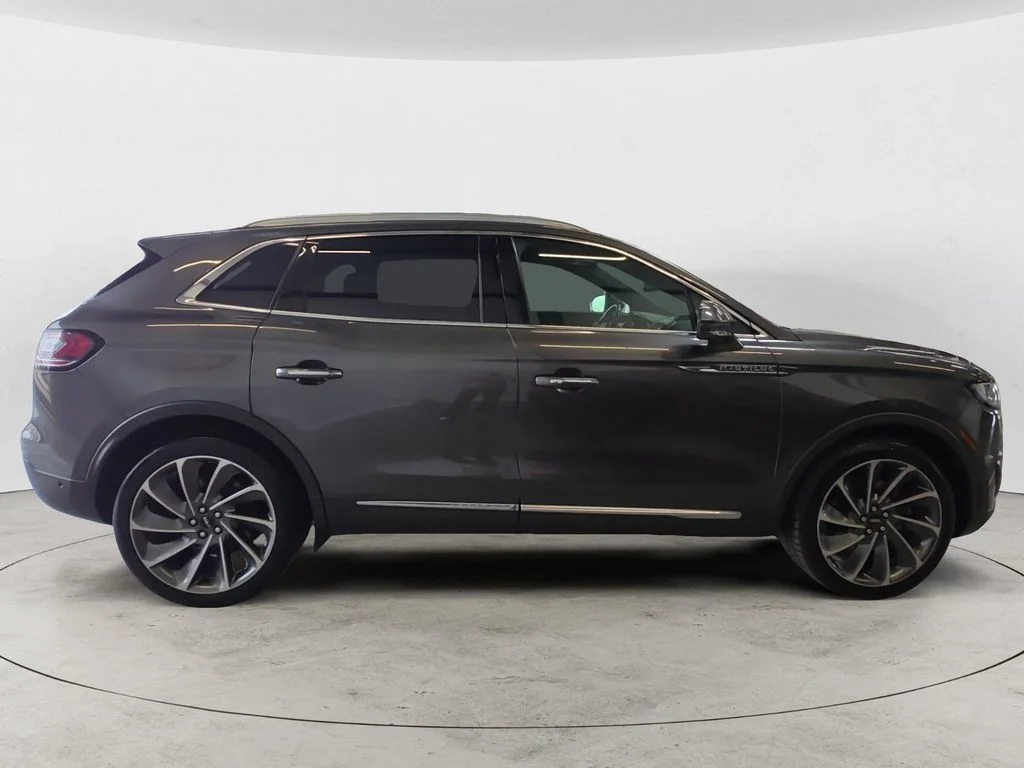 Used 2020 Gray Lincoln Reserve image 4