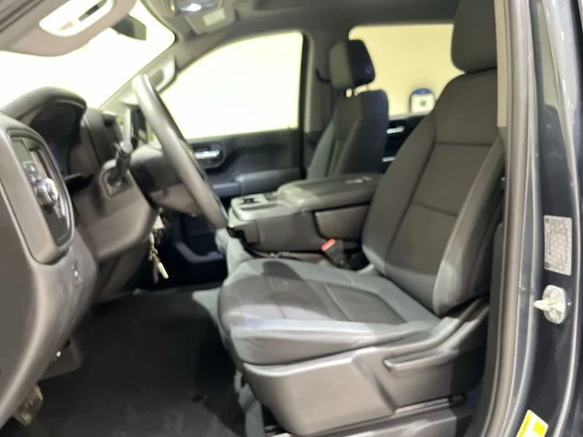 Used 2019 Gray Chevrolet Custom image 16