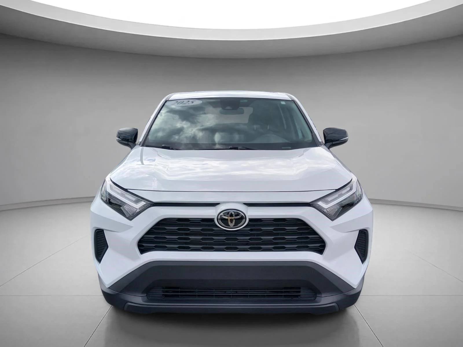 Used 2025 Ice Cap Toyota LE image 8