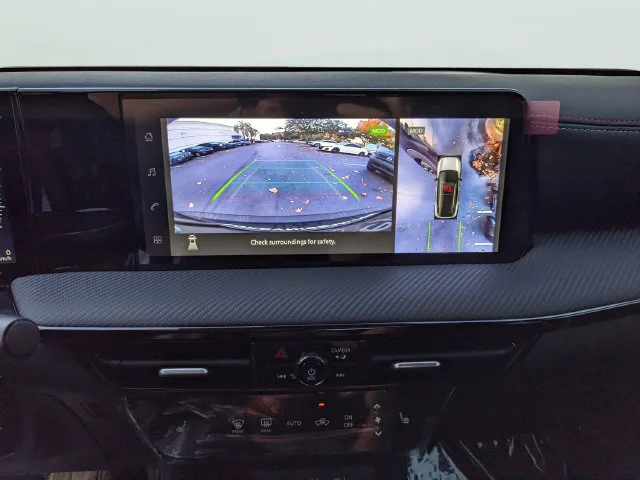 Used 2026 Black Nissan SR image 17