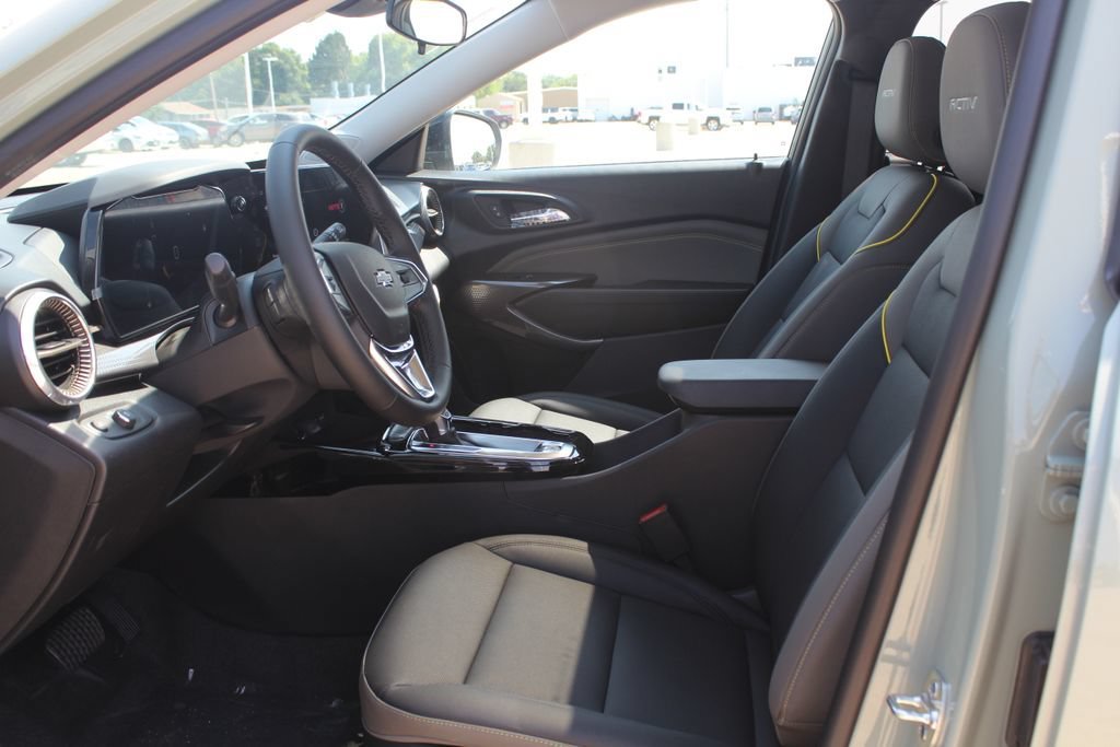 New 2026 Cacti Green Chevrolet ACTIV image 12
