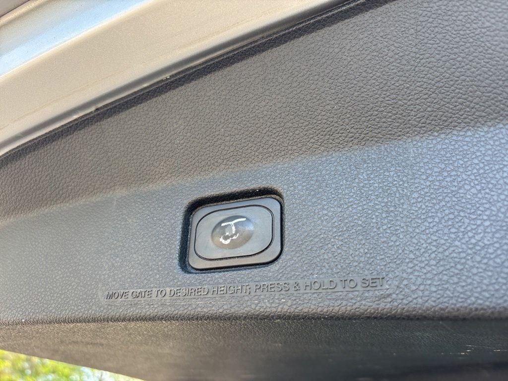 Used 2017 Silver Ford XLT image 31