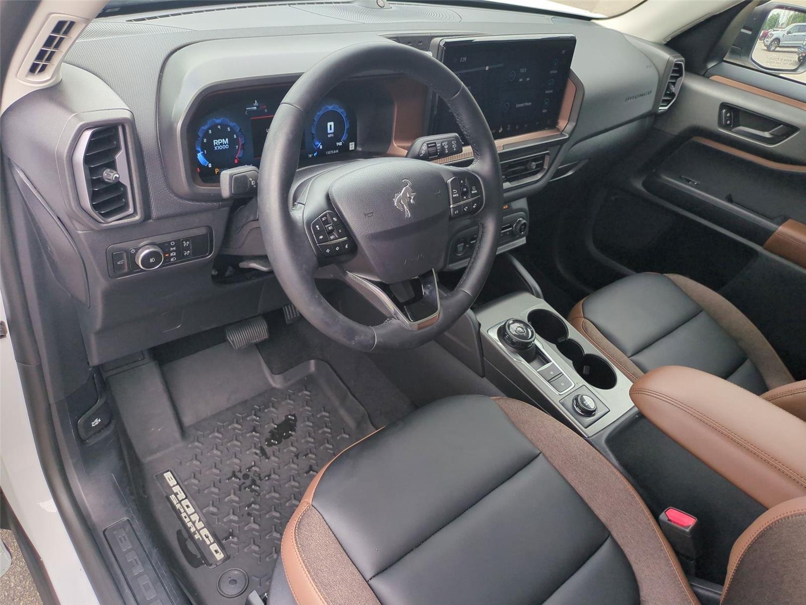 Used 2025 Oxford White Clearcoat Ford Outer Banks image 19