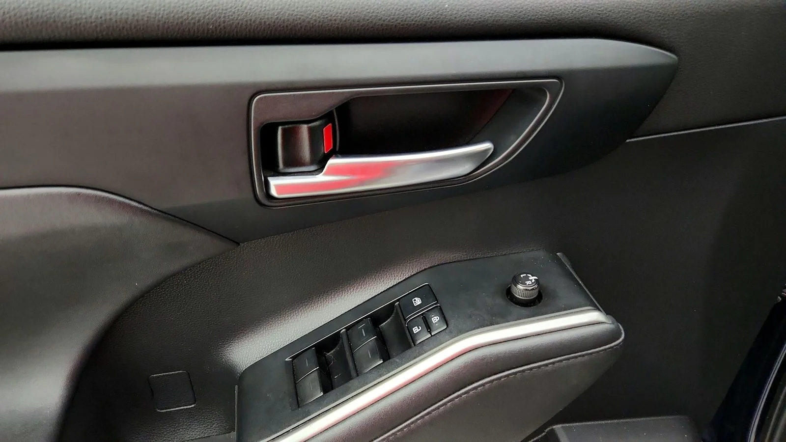 Used 2022  Toyota XLE image 36
