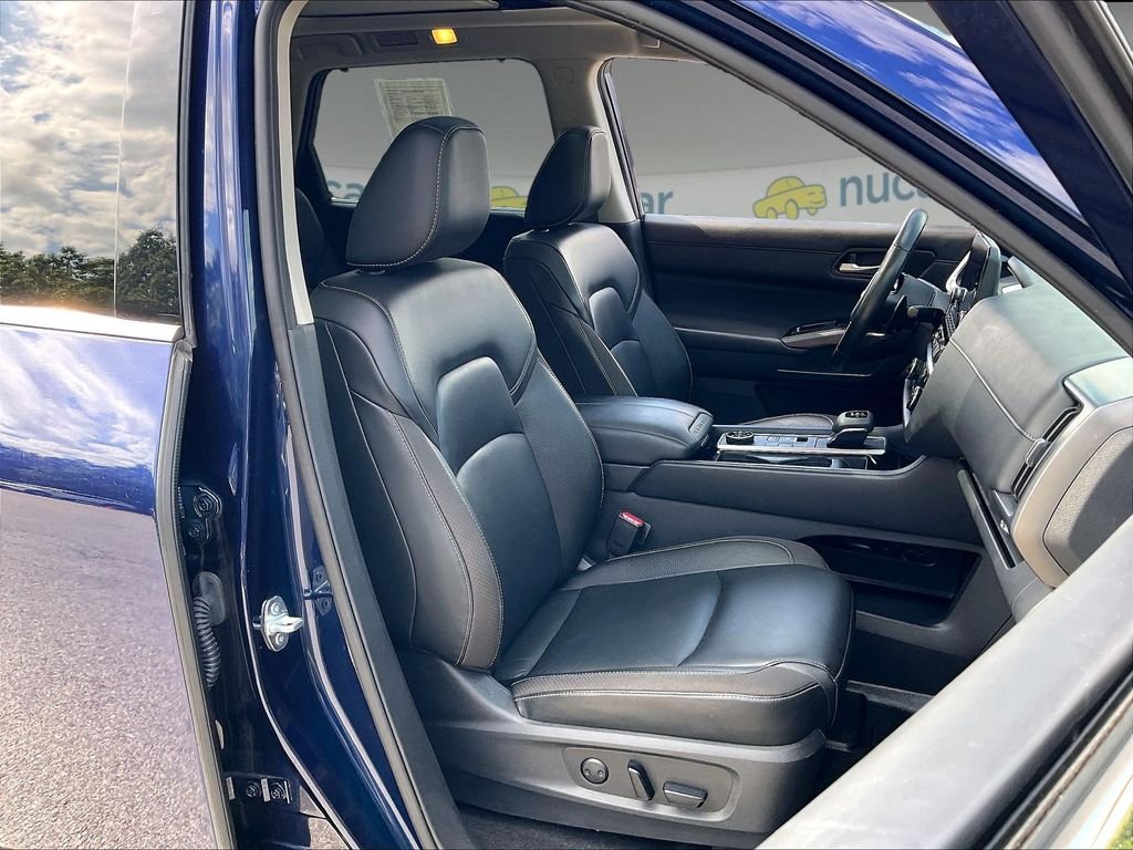 Used 2023 Deep Ocean Blue Pearl Nissan SL image 10