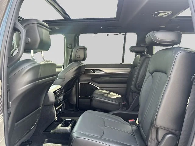 New 2026 Steel Blue Exterior Paint Jeep Limited Reserve image 10