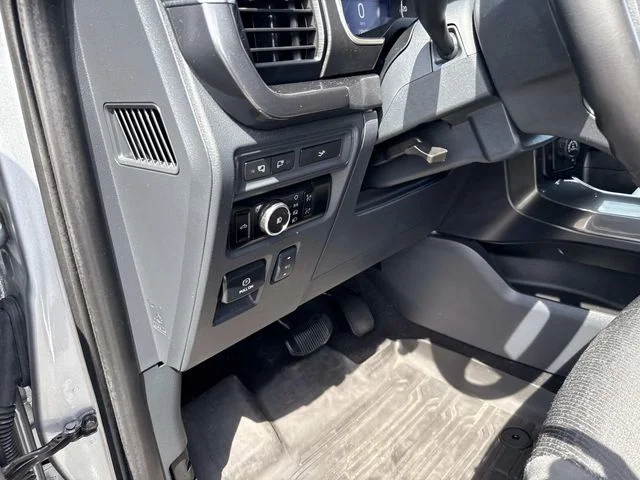 Used 2023 Silver Ford XLT image 21