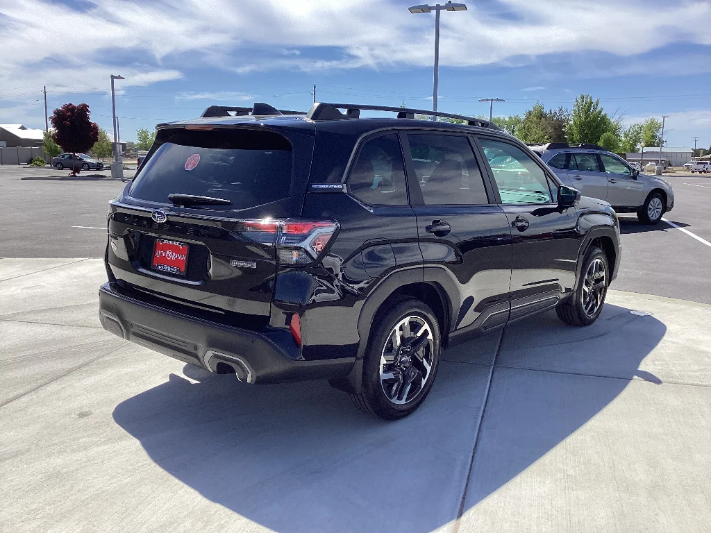 New 2026 CRYSTAL BLACK SILICA Subaru Limited Hybrid image 3