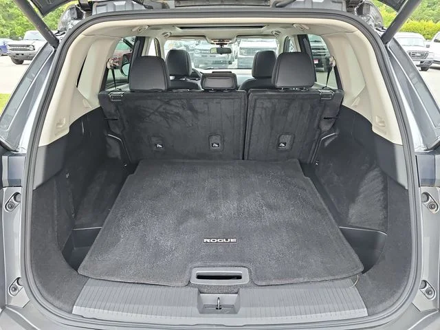 Used 2023 Gray Nissan SV image 12