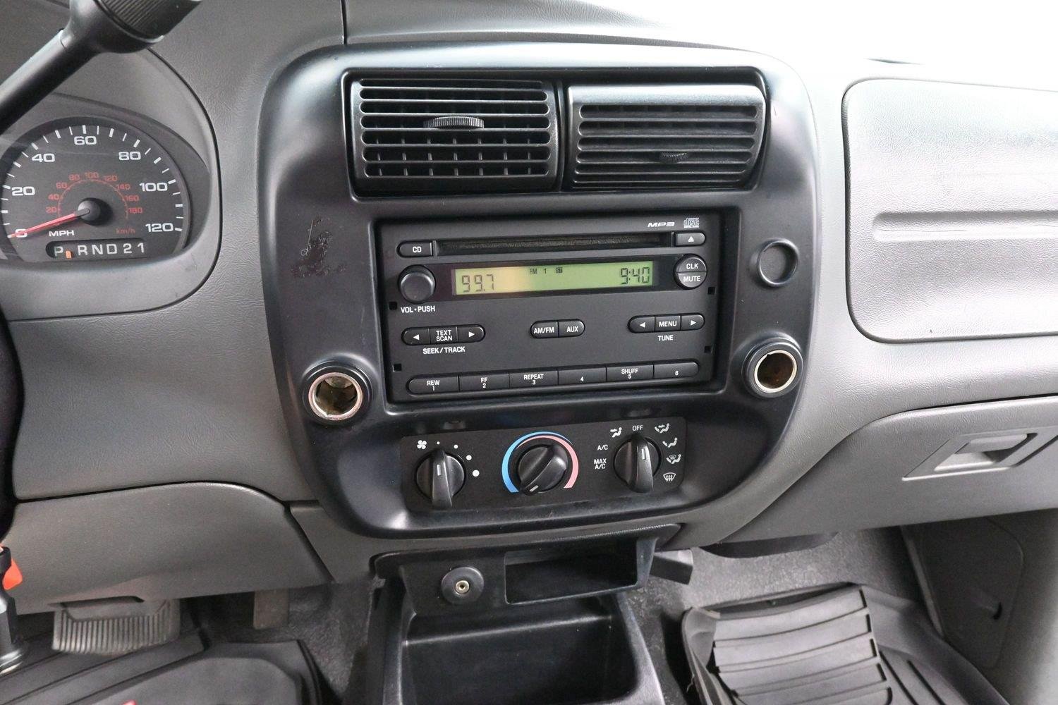 Used 2008  Ford XL image 15