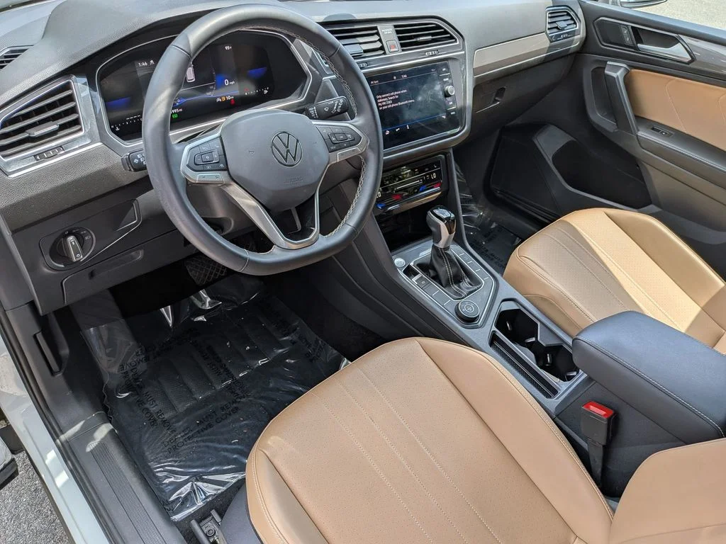 Used 2024 White Volkswagen 2.0T SE image 10