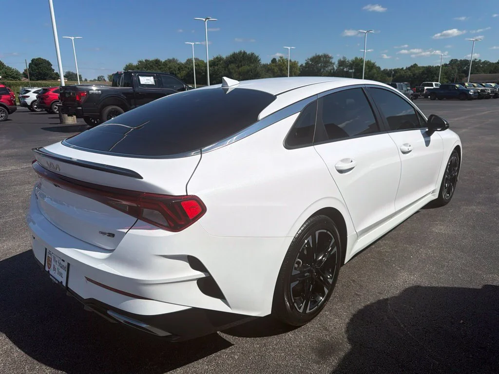 Used 2022 Glacial White Pearl Kia GT-Line image 5