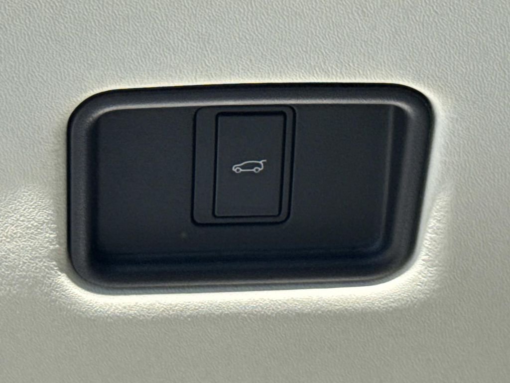 2025 Land Rover Range Rover SE - Photo 22