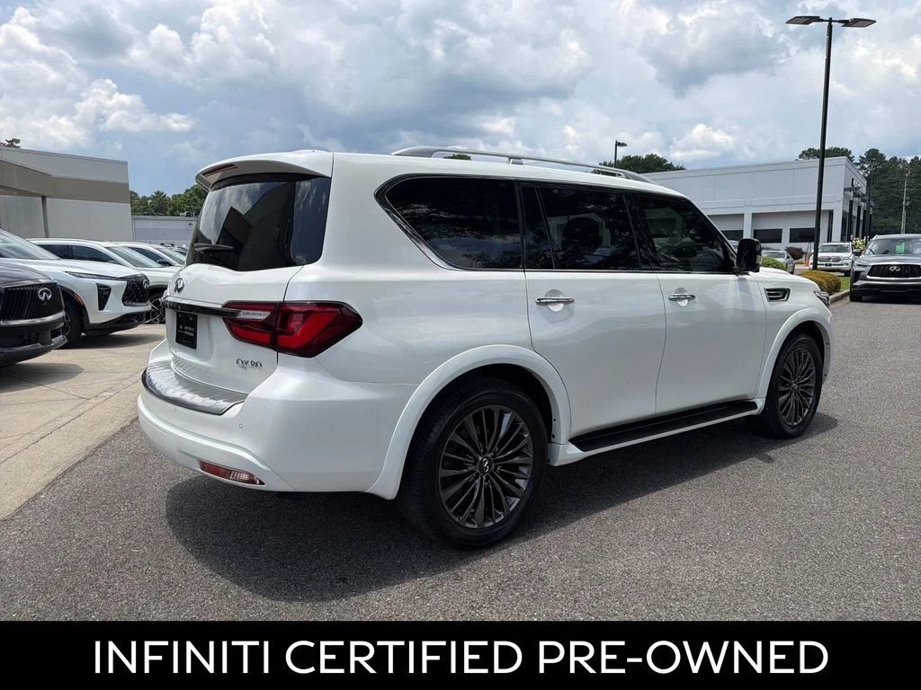 Certified Used 2023 Moonstone White INFINITI Premium Select image 25