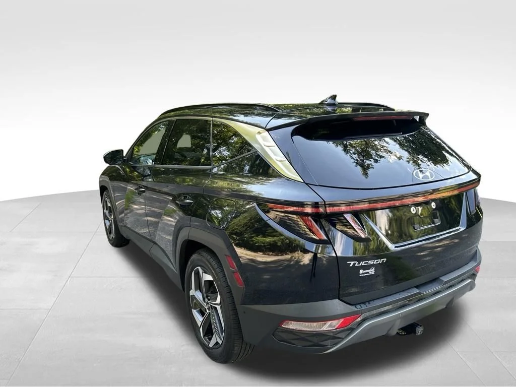 Used 2022 Black Hyundai Limited image 3