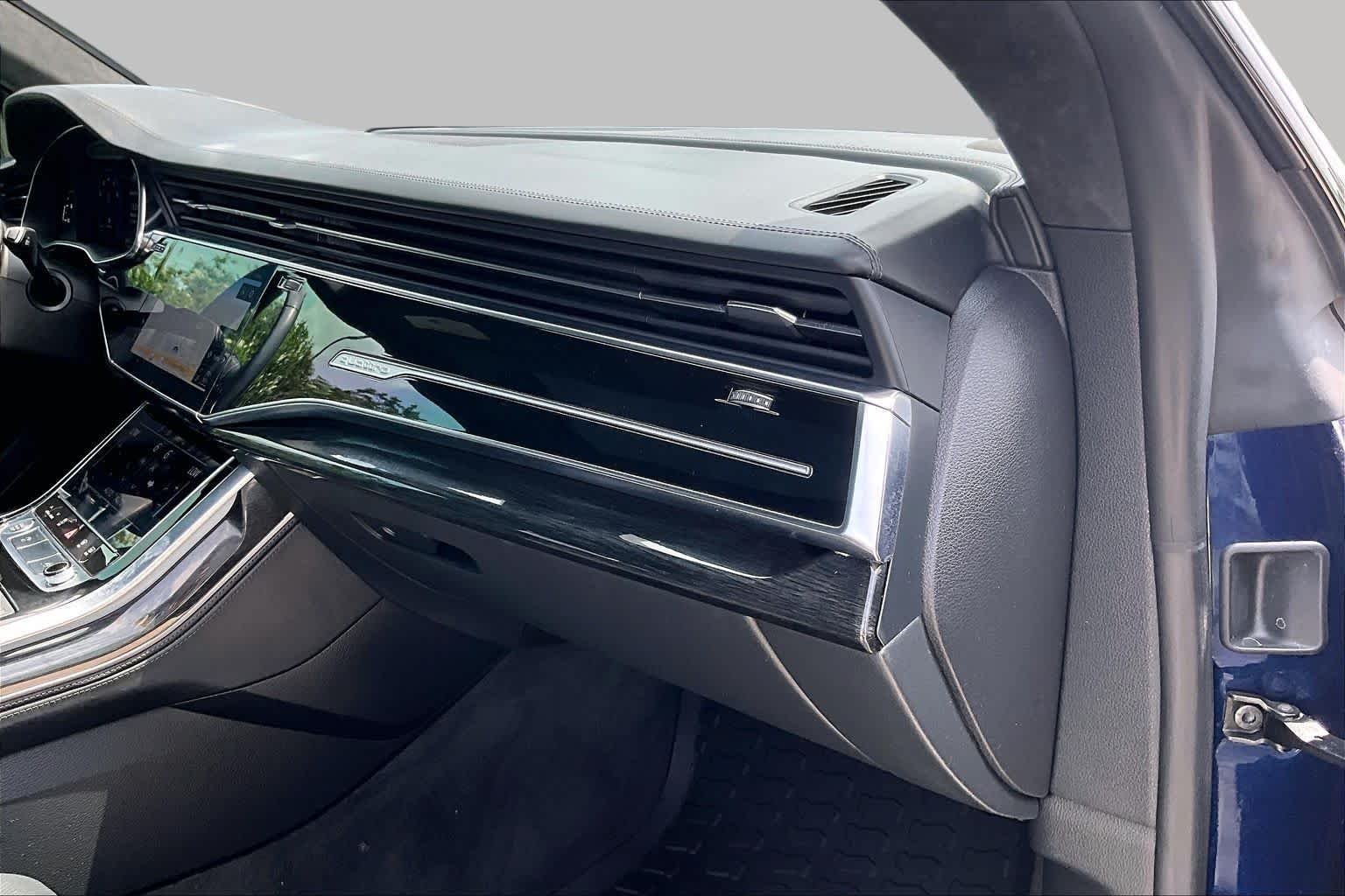 Used 2020 Navarra Blue Metallic Audi Prestige image 18