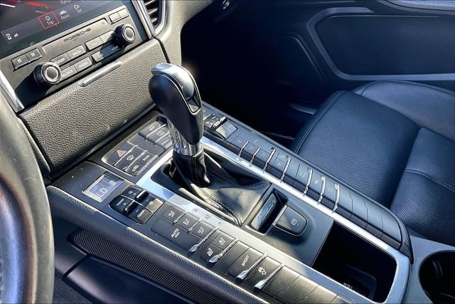 Used 2018  Porsche S image 15
