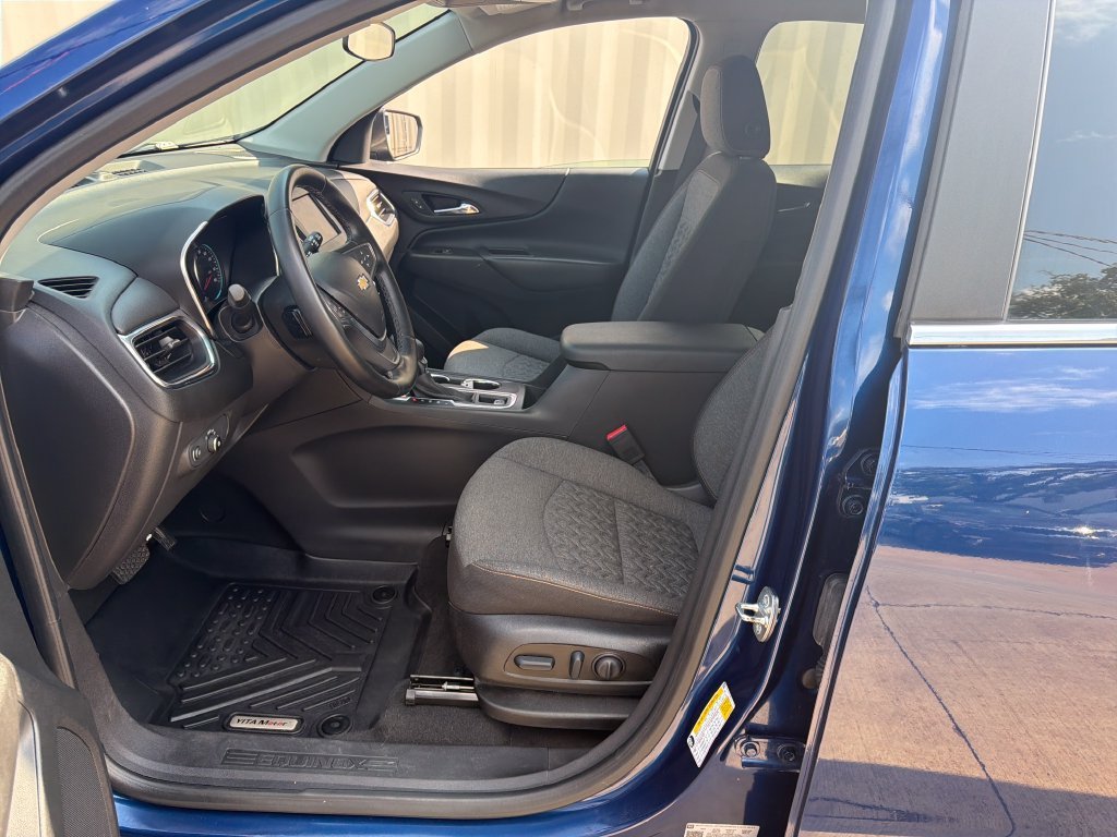 Used 2023 BLUE GLOW METALLIC Chevrolet LT image 9