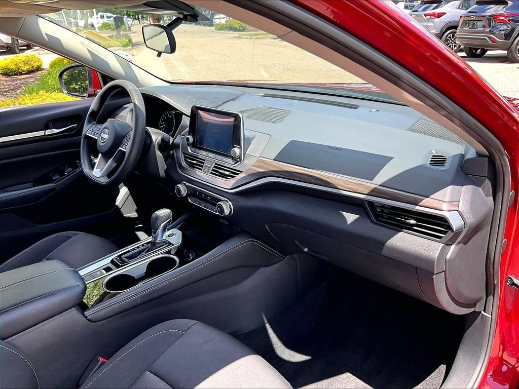 Certified Used 2023 Red Nissan 2.5 SV image 14