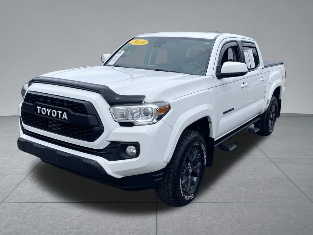 Used 2020 White Toyota SR5 image 2