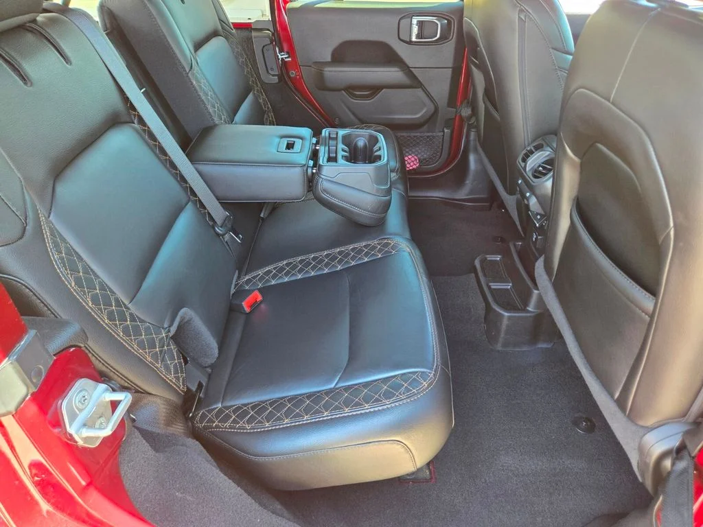 Used 2021  Jeep Unlimited Sahara High Altitude image 12