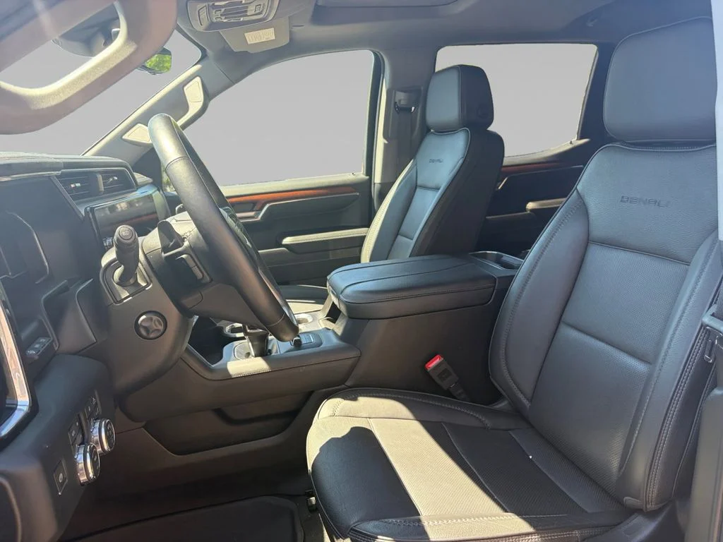 Used 2023 Silver GMC Denali image 10