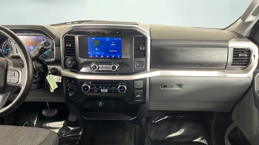 Used 2023 White Ford XLT image 23