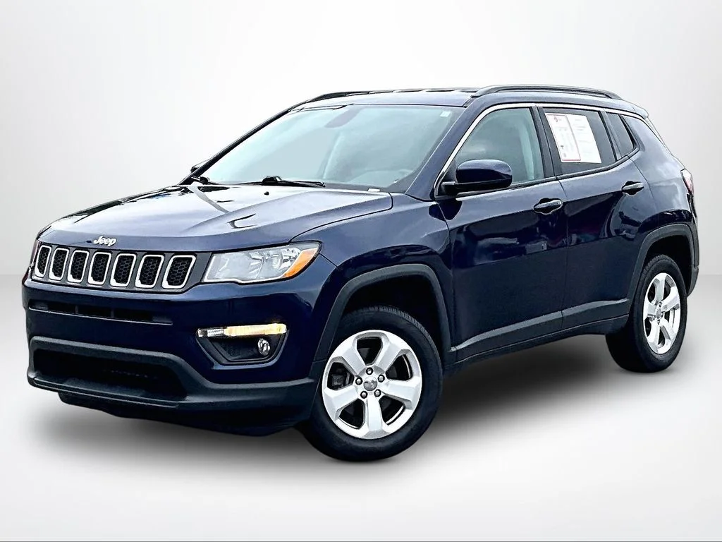 Used 2019 Blue Jeep Latitude image 2