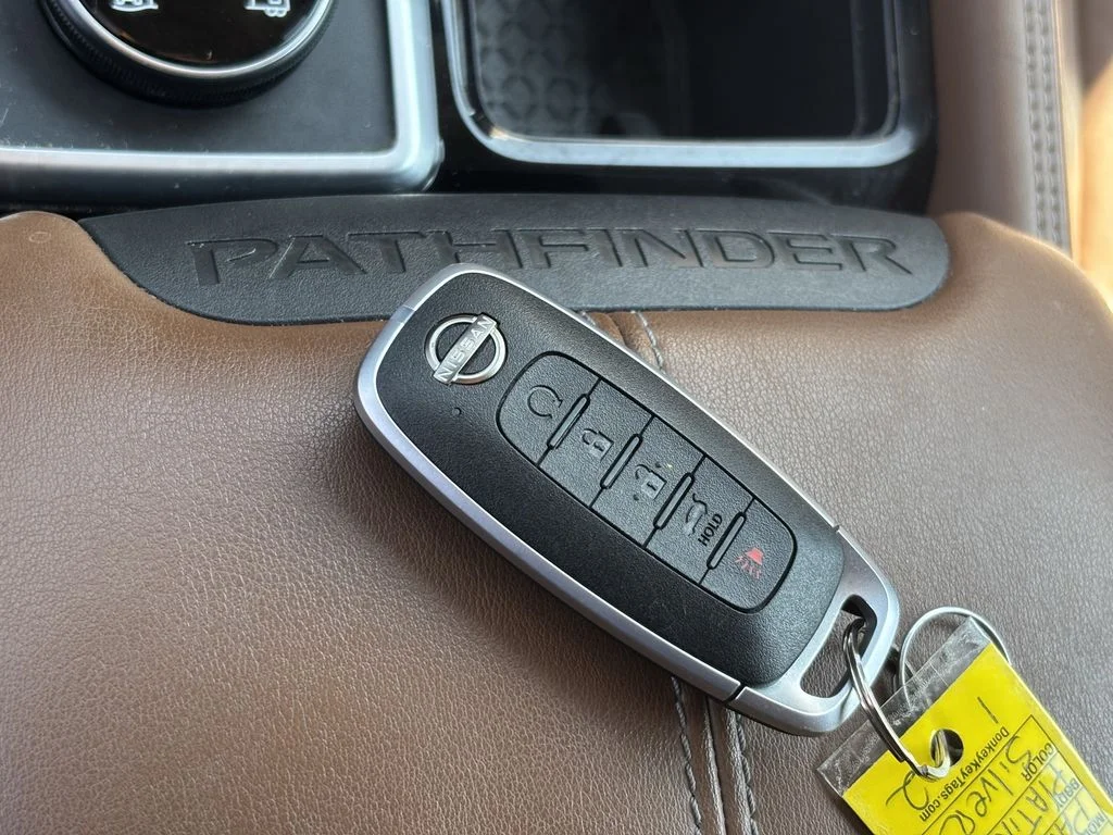 Used 2023 Silver Nissan Platinum image 37