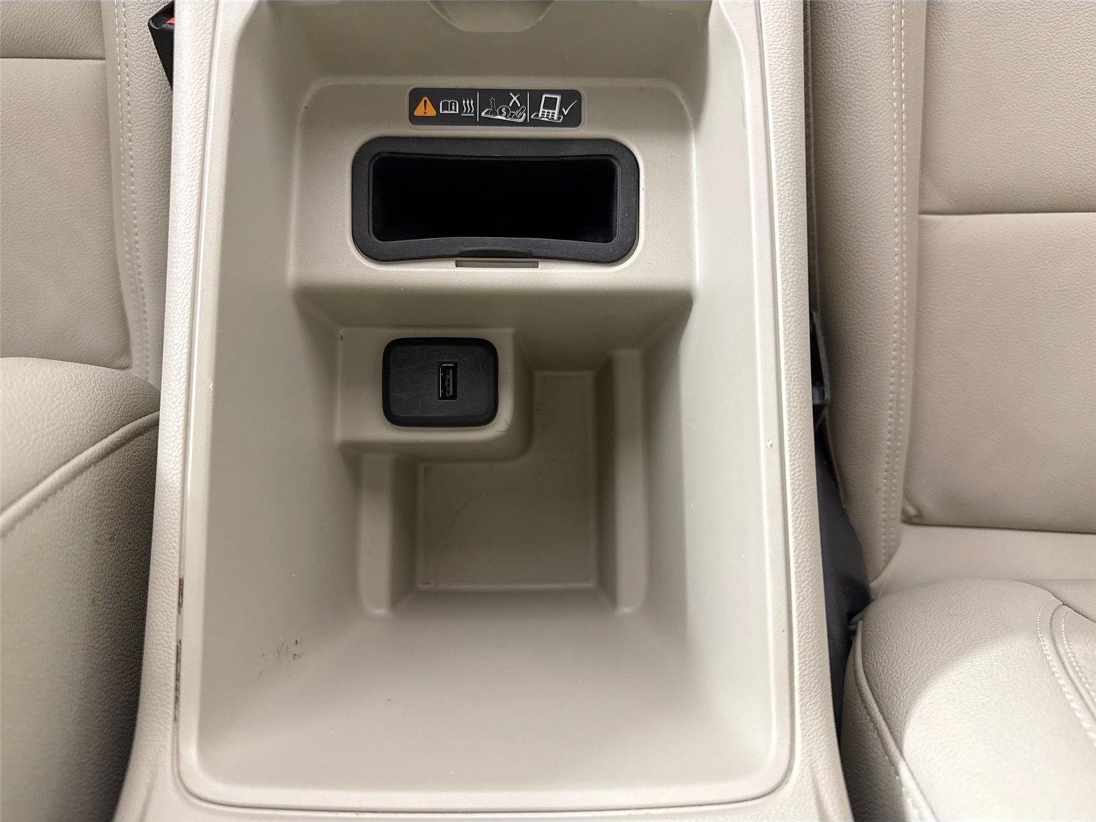 Used 2018 White Frost Tricoat Buick Essence image 34