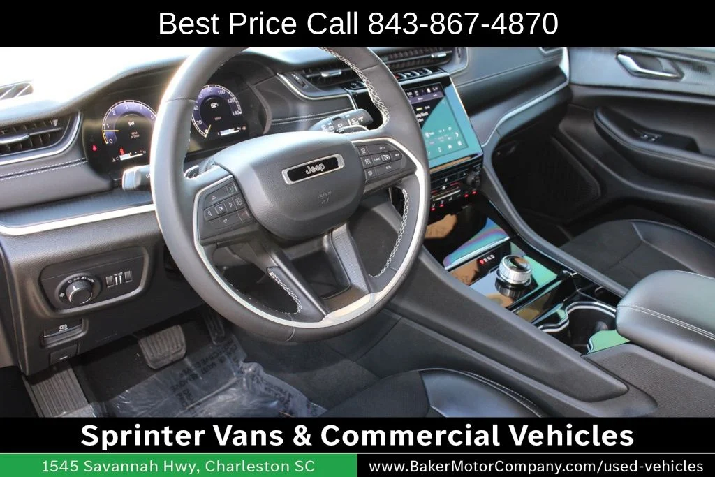 Used 2023 Diamond Black Jeep Altitude X image 3