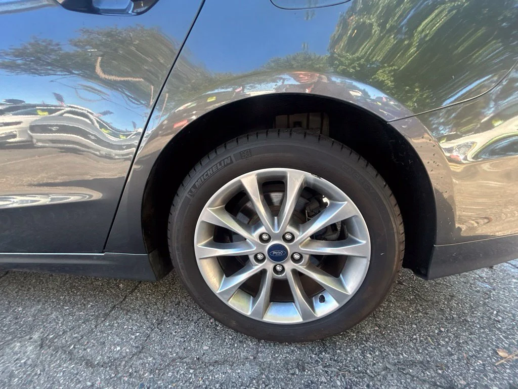 Used 2017 Gray Ford SE image 26