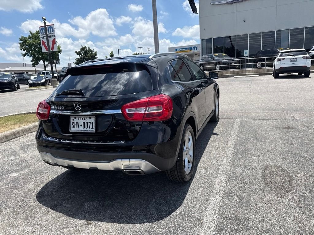 Used 2018 Black Mercedes-Benz GLA 250 image 10