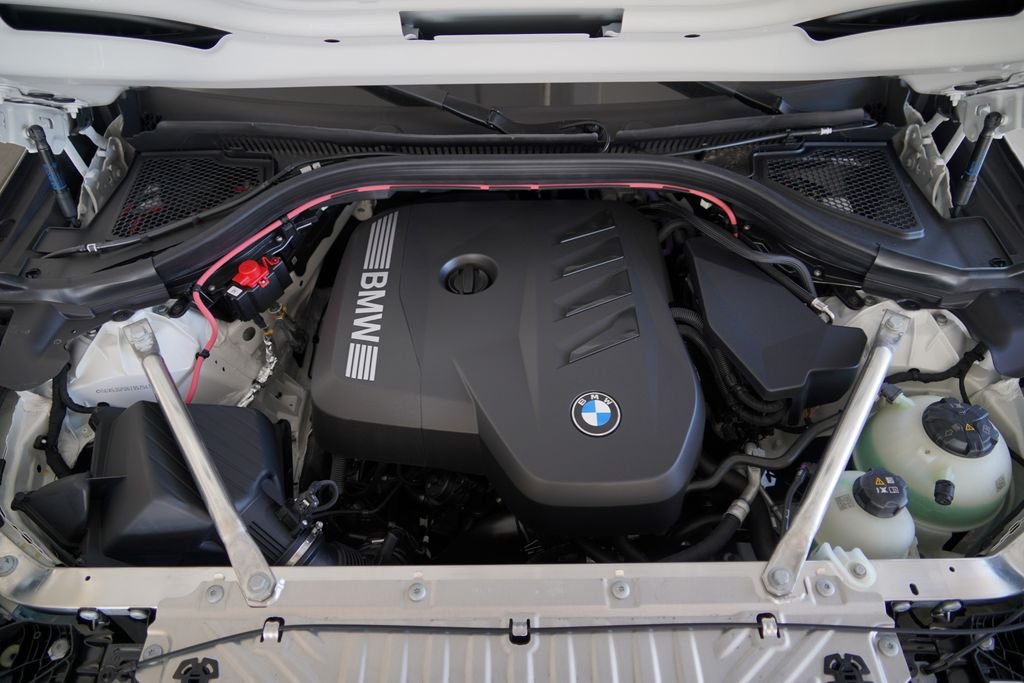 New 2026 Alpine White BMW 30 xDrive image 21