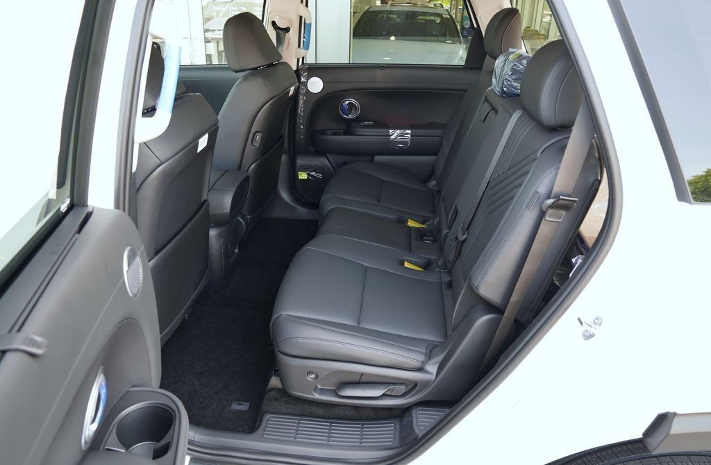 New 2026 Creamy White Pearl Hyundai SEL Premium image 53