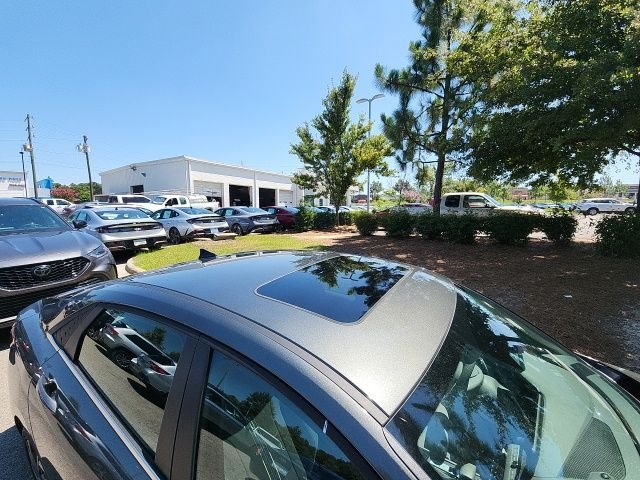 Used 2025 Gray Hyundai SEL Convenience image 15