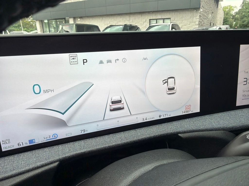Used 2023 Black Kia Wind image 16