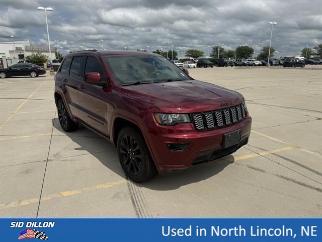 Used 2018 Velvet Red Pearlcoat Jeep Altitude image 6