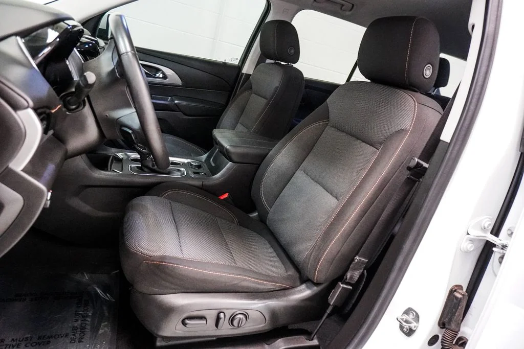 Used 2021 White Chevrolet LT image 6