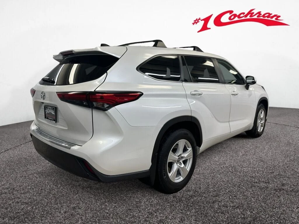 Used 2023 Wind Chill Pearl Toyota L image 24