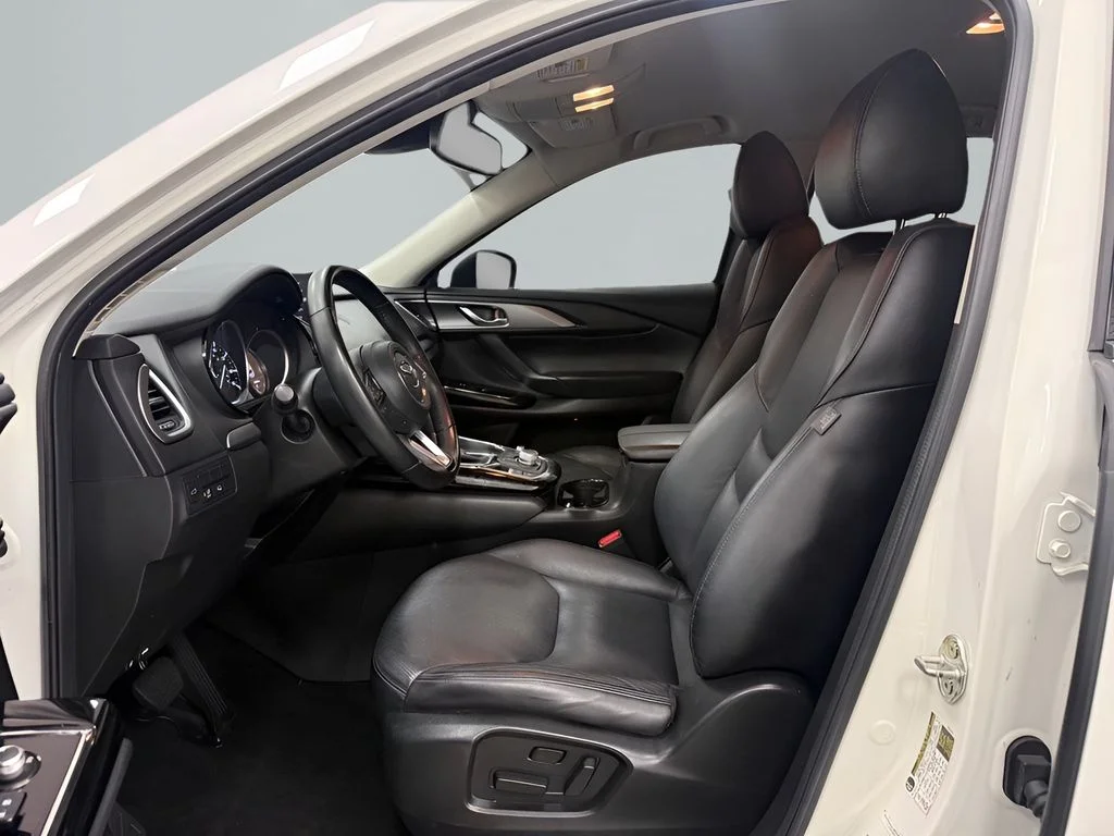 Used 2022 White Mazda Touring image 11