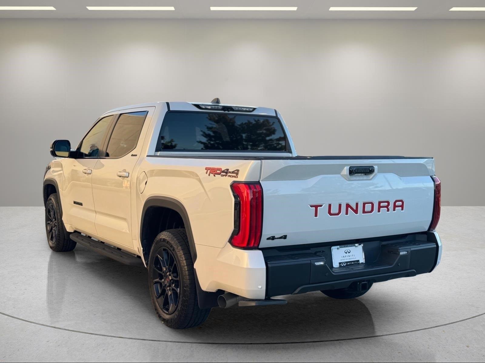 Used 2025 Wind Chill Pearl Toyota Limited image 3