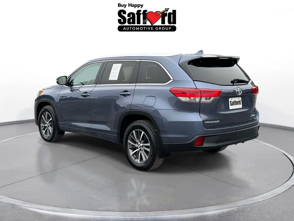 Used 2018 Blue Toyota XLE image 6