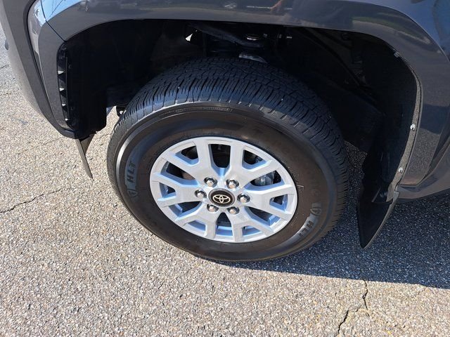 Used 2025  Toyota SR5 image 30