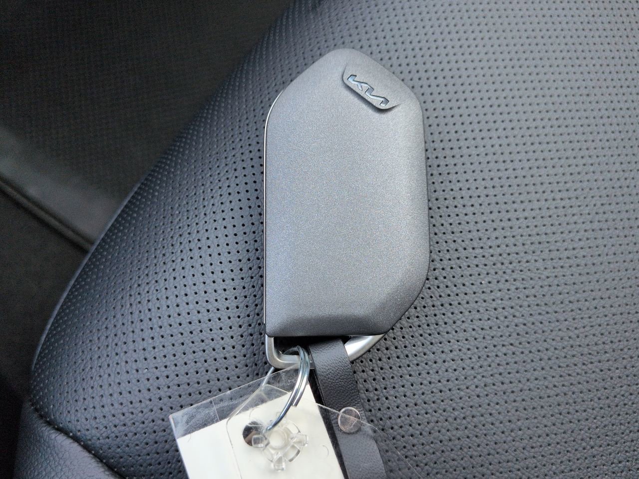 New 2026 Glacial White Kia EX image 30
