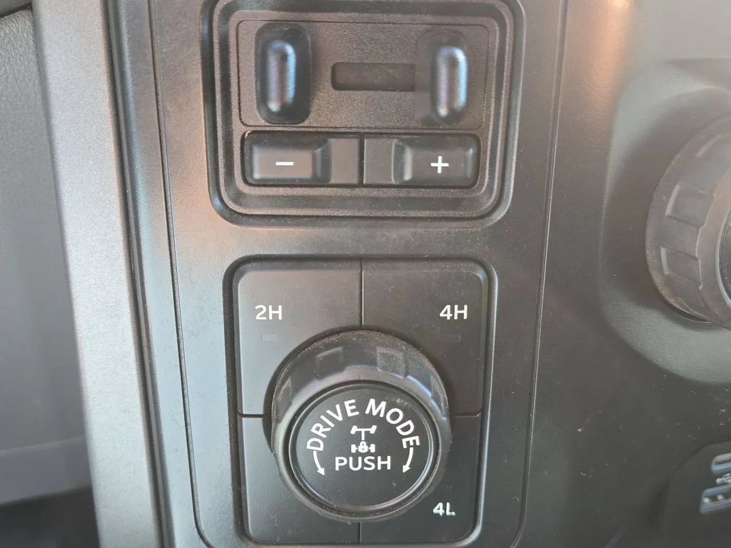 Used 2022 Silver Metallic Ford XLT image 45