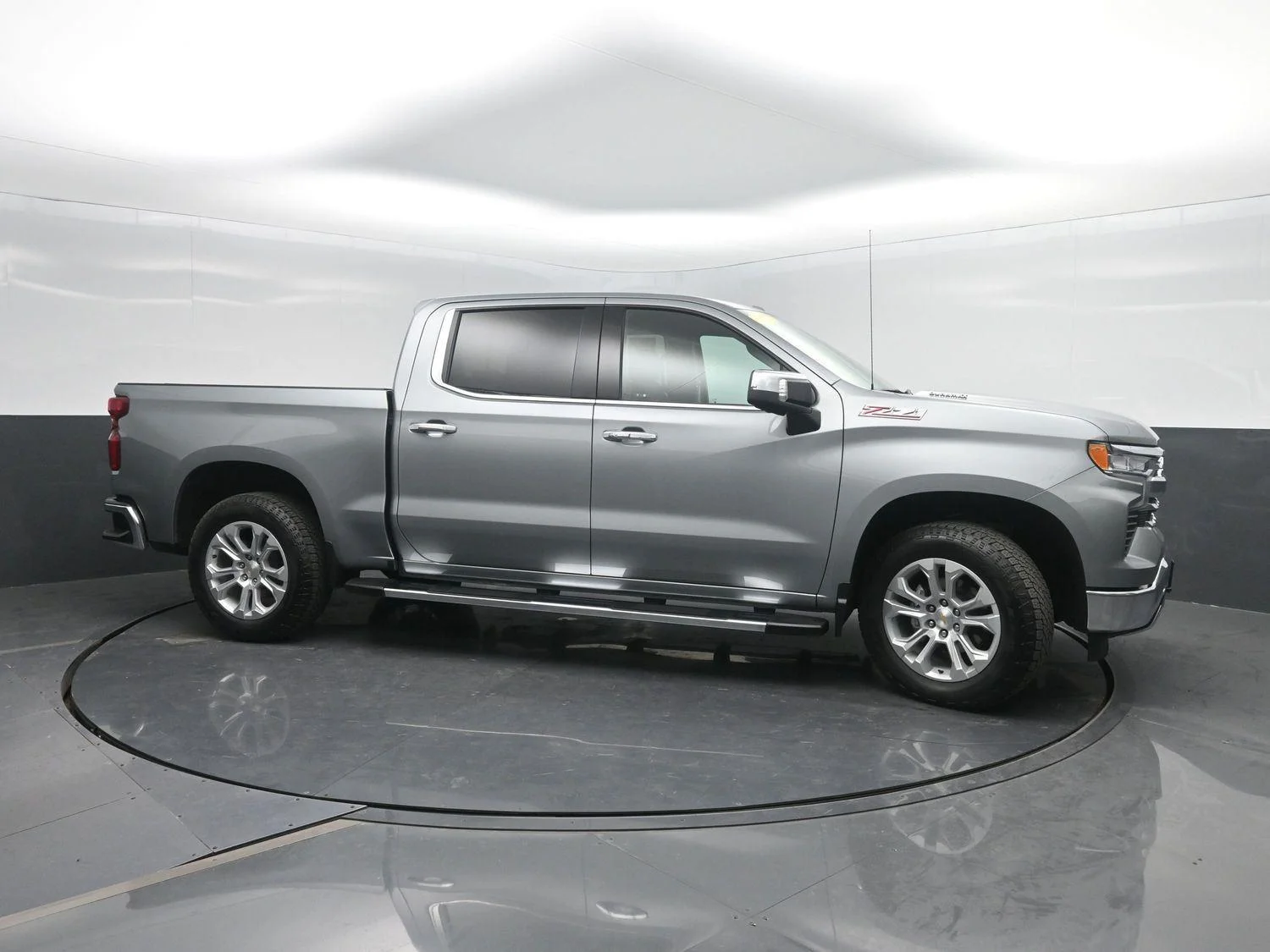 Used 2025 Sterling Gray Metallic Chevrolet LTZ image 3