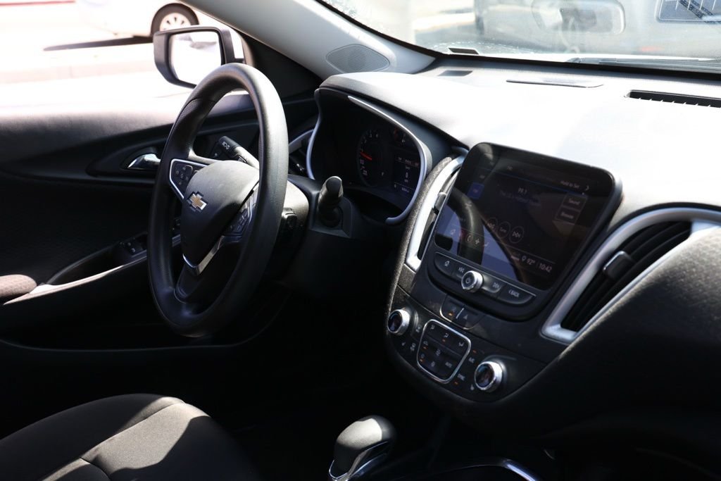 Used 2023 White Chevrolet LT image 19