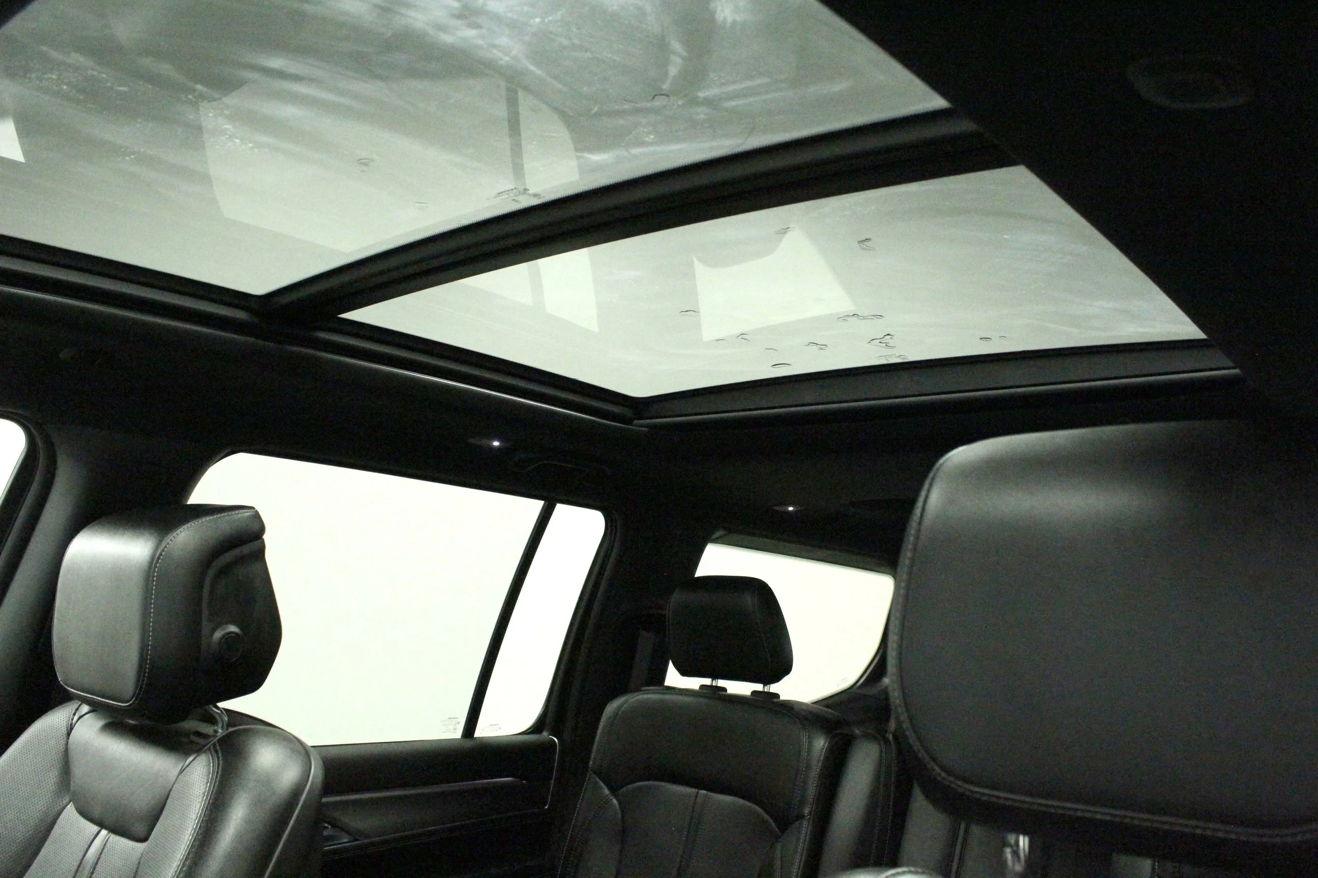 Used 2024 Diamond Black Crystal Pearlcoat Jeep Series II image 10