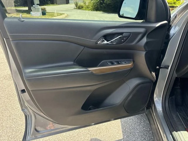 Used 2021 Gray GMC SLE image 26